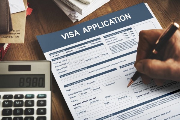 Chi phí xin visa 188C được chia làm 2 loại